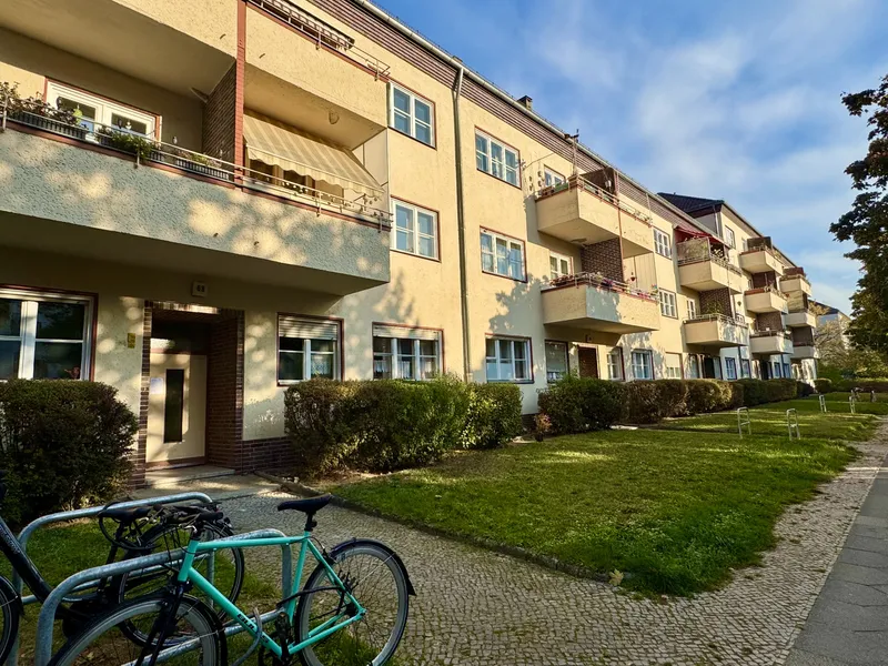 Frisch sanierte 2-Zimmer-Wohnung mit Balkon in ruhiger Lage — photo 1